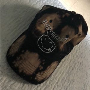 I’m selling a 100% cotton hat/ Brand: BLACK KEYS